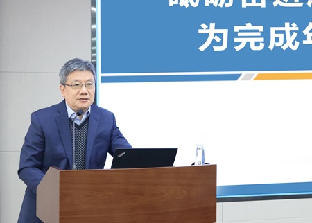 2. 書記特寫-官網2.jpg